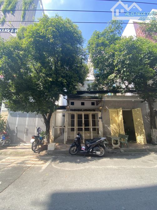 Cần bán nhà hẻm xe hơi Phạm Văn Hai, P.3, Tân Bình, DT 9x14m - cấp 4 - Giá 14,5 tỷ