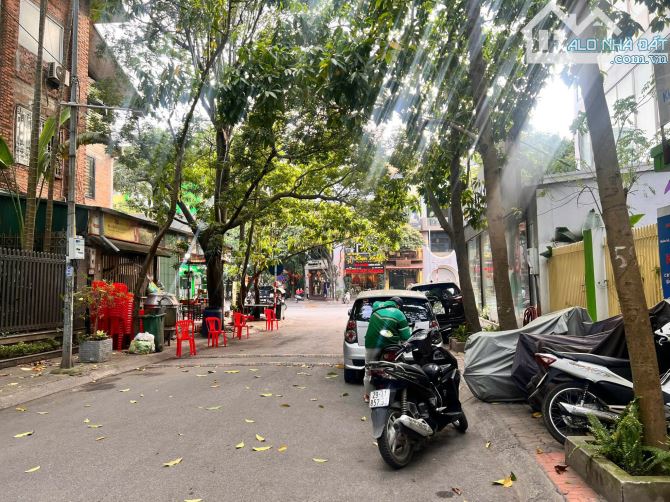 Cho thuê biệt thự Nguyễn Văn Lộc-Hà Đông,sau Coopmart-100m² x 3 tầng, MT 15m – 60tr/tháng