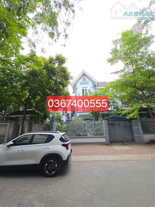 BIỆT THỰ VĂN QUÁN 231M2 4 TẦNG MTx10M, GARA 2 Ô TÔ, VỈA HÈ KINH DOANH, CHỦ CẦN GẤP, GIÁ TL