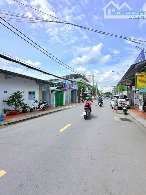 Bán nhà mặt tiền đường Nguyễn Thị Minh Khai Dt 5.5x16.4m  Nở Hậu giá 9.5 ty