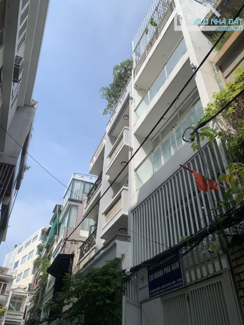 Bán tòa nhà CHDV 5 tầng- HXH Hai Bà Trưng, P8. Q3. DT: 6*15. KC 5T. giá 19 tỷ TL
