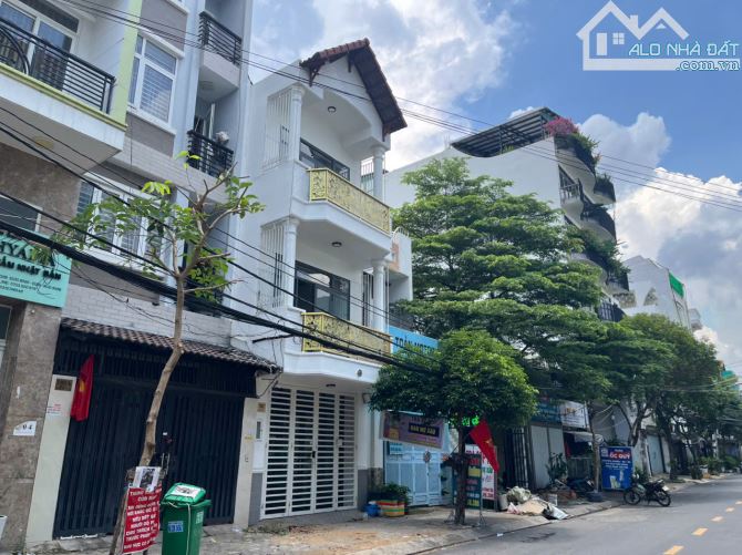 Bán Nhà Ngang 5,3M, Đường Số Nguyễn Thị Thập, P. Tân Quy, Quận 7. 4 Tầng, 9PN. Giá: 21 Tỷ.