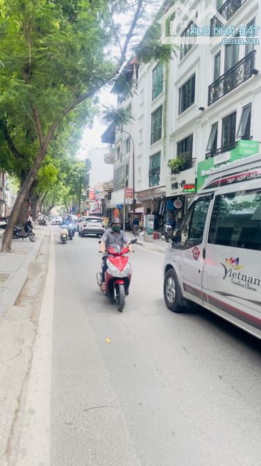 🔥 Đốc Ngữ - Ba Đình- Cách mặt phố 5m - Gần Hồ tây - 3 thoáng - Ở sướng - Phải thật nhanh