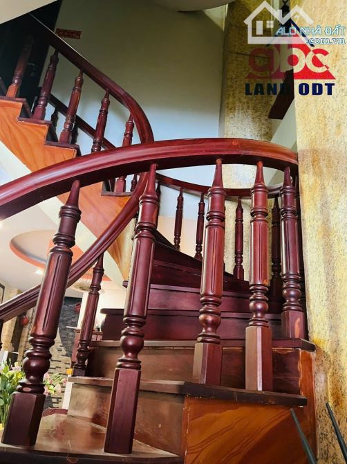 Bán nhà 3 lầu D2D ngay Trường Mn.Thống Nhất DTXD : 301m2 hoàn công cấp 2