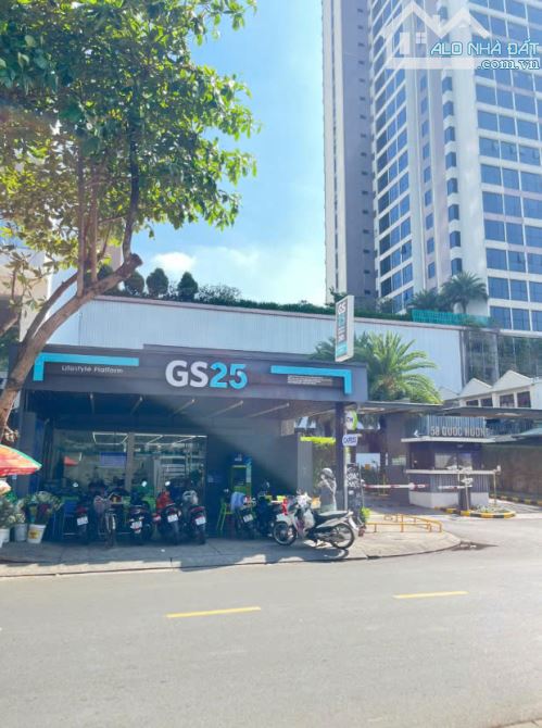 Siêu Phẩm Góc 2MT Nguyễn Văn Trỗi P.8 Q.Phú Nhuận DT:7x17m 3Tầng HĐT:120tr Giá:39Tỷ