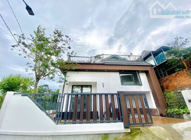 CẦN BÁN VILLA MINI SÂN VƯỢT THÁNH TÂM P.5 ĐÀ LẠT - 6 PHÒNG NGỦ - GIÁ HỢP LÝ!