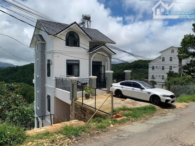 Biệt Thự View Thông - Mặt Tiền Hoàng Hoa Thám, Đà Lạt - Cơ Hội Đầu Tư Vàng - Chỉ 15 Tỷ