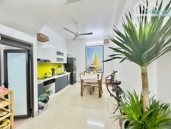 Siêu hiếm, dịch vọng hậu, kinh doanh, 5 tầng, giá 10.3 tỷ thương lượng mạnh.