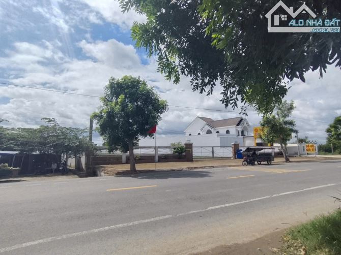 "SIÊU LÔ ĐẤT 3.515m² – MẶT TIỀN QL50 – CÁCH BẾN XE QUẬN 8 CHỈ 20Km!"- Giá 35tr/m2