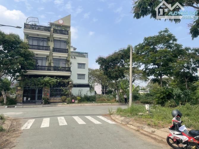 Bán đất nền quận 8, ngang 11 dài 20, khu dân cư đồng bộ, được xây 5 tầng,lô gốc 2 mặt tiền