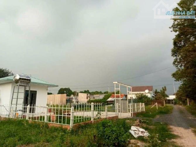 Quá ngộp! bán lô đất mt đường trải đá, dt 1.036m, có 955m thổ cư, Thái Mỹ giá 5.5 tỷ