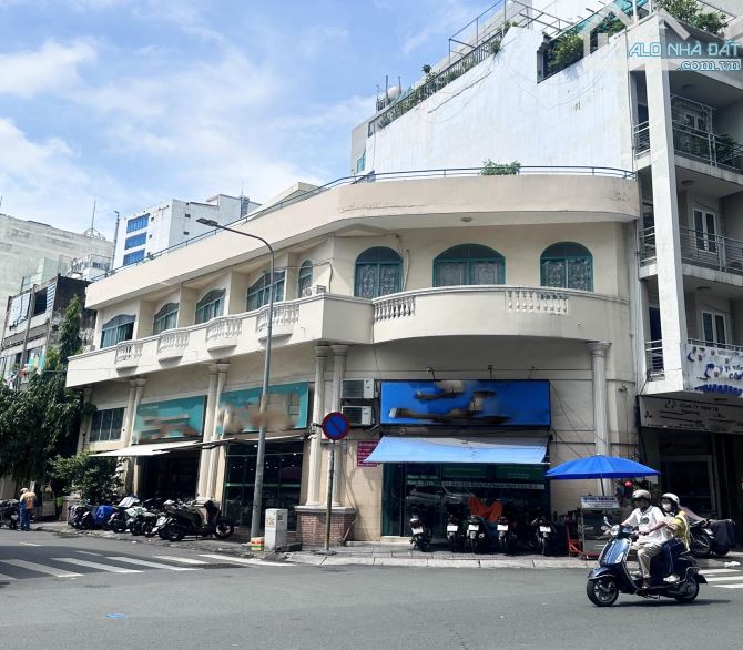 Siêu phẩm Căn góc 2 MT Bùi Thị Xuân, Quận 1, DT: 4x20m, 2 Tầng, HĐT:150trđ, Giá: 35 tỷ