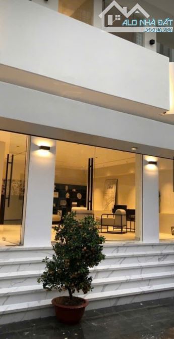 SIÊU BIỆT THỰ THẢO ĐIỀN 36 TỶ , 110M2,QUẬN 2