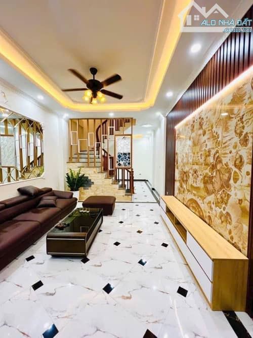 NHÀ ĐẸP - SIÊU HIẾM NHÀ PHÂN LÔ NGUYỄN CHÍ THANH - ĐƯỜNG LÁNG NHỈNH HƠN 10 TỶ