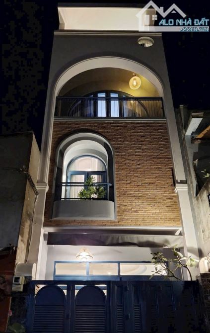 Nhà hẻm xe hơi thông 5m đường Lê Văn Quới, 4x13m, đúc 3,5 tấm, nội thất cao cấp
