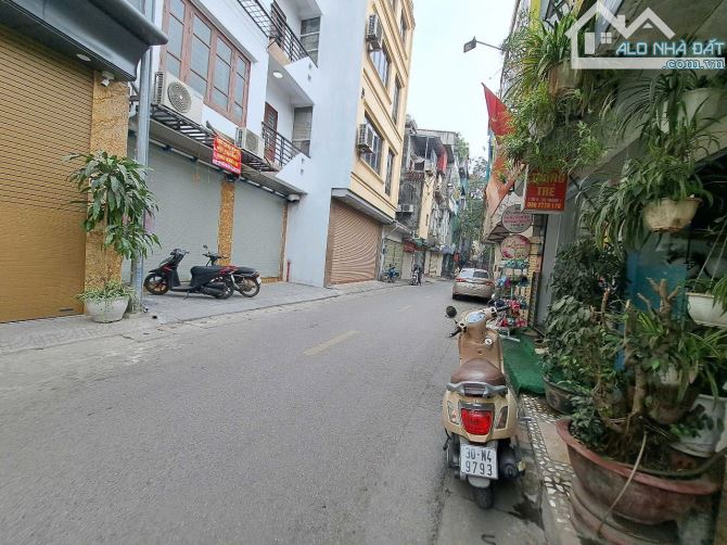 MẶT PHỐ CHÙA QUỲNH, 45M, 5T, MT 4,3M, HAI MẶT TIỀN TRƯỚC SAU, Ô TÔ TRÁNH,CHỈ 20 TỶ.