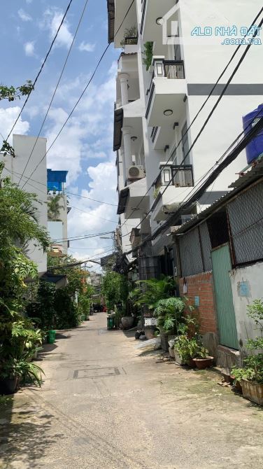 Bán Nhà Quận 7 – 70m² – 2PN – Hẻm Xe Hơi – P. Tân Quy - 8,4Tỷ TL
