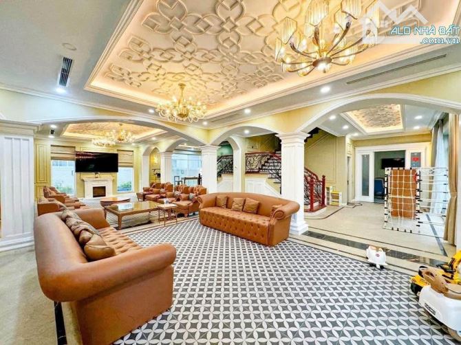 Biệt thự Lô góc 3 mặt tiền Việt Kiều Châu Âu, Mỗ Lao, 255m2*4T, Đẳng cấp thượng lưu.