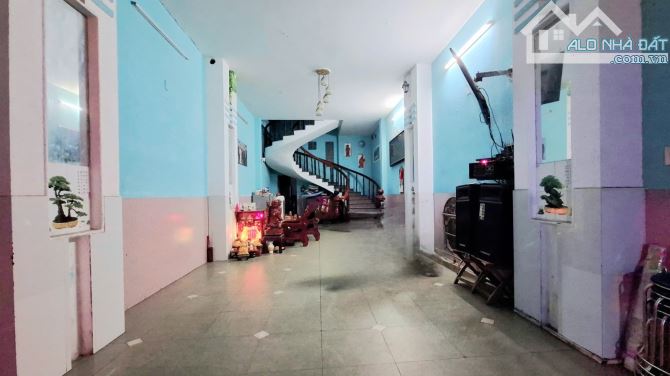 BÁN NHÀ KINH DOANH NHÀ NGHỈ - 2 MẶT TIỀN - GẦN BẾN XE TRUNG TÂM – DÒNG TIỀN 65 TRIỆU/ THÁN