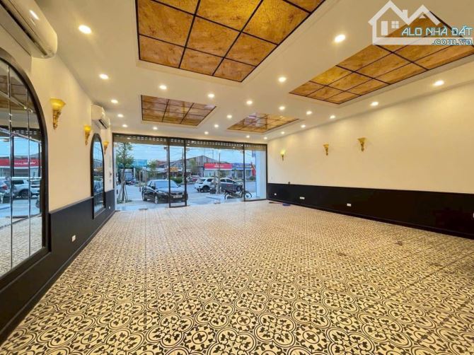 Cho thuê căn nhà 3.5 tầng mặt đường đôi Nguyễn Lương Bằng, TP HD, 217m2, mt 8.1m, KD tốt