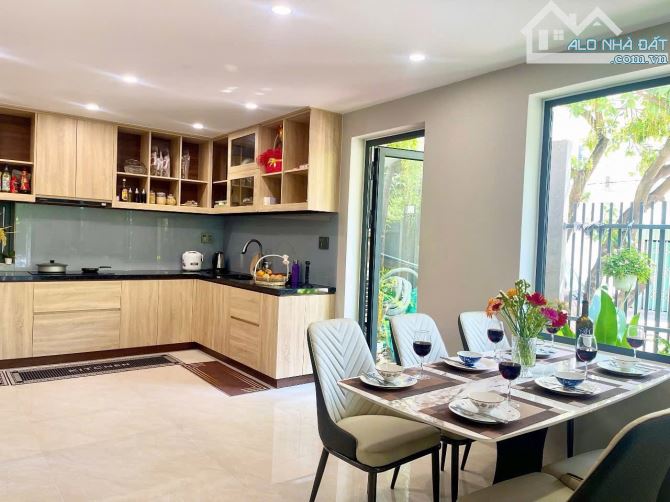 CHỦ RẤT CẦN BÁN CĂN 2 MẶT TIỀN VILLA HỒ BƠI, KHÁCH HÀN THUÊ 60TRIỆU/THÁNG ĐƯỜNG HOÁ SƠN 6