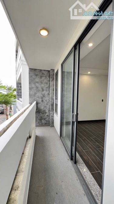 Bán căn nhà thiết kế theo phong cách Châu Âu 2 lầu 4pn 5wc DT 6x13,5m2 Nguyễn Bình, Nhà Bè - 11