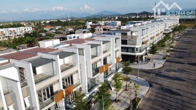 BÁN NHÀ 3 TẦNG HOÀN THIỆN MẶT NGOÀI ĐƯỜNG 19.5M DỰ ÁN BGI -TP HUẾ CÁCH AEONMALL 500M 6TỶ - 1
