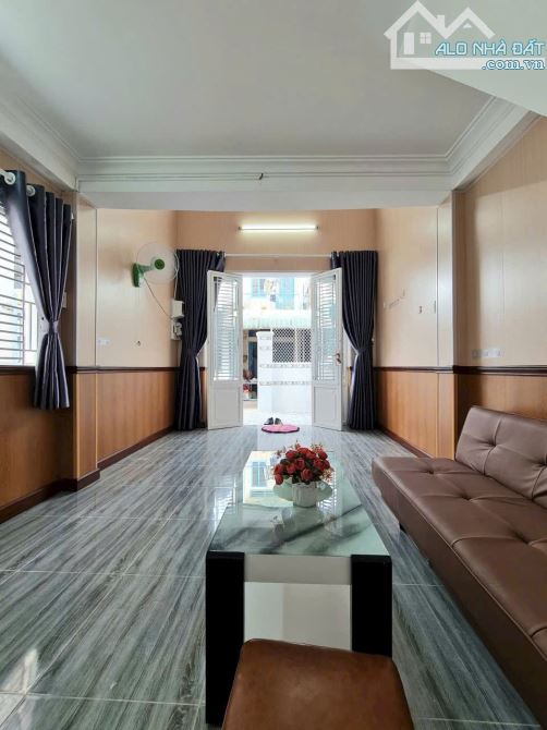 BÁN NHÀ LẦU ĐÚC - MỚI ĐẸP - VỊ TRÍ ĐẸP - GIÁ RẺ Nhà nằm kế ST. Vincom & TT. TM Cái Khế - 1