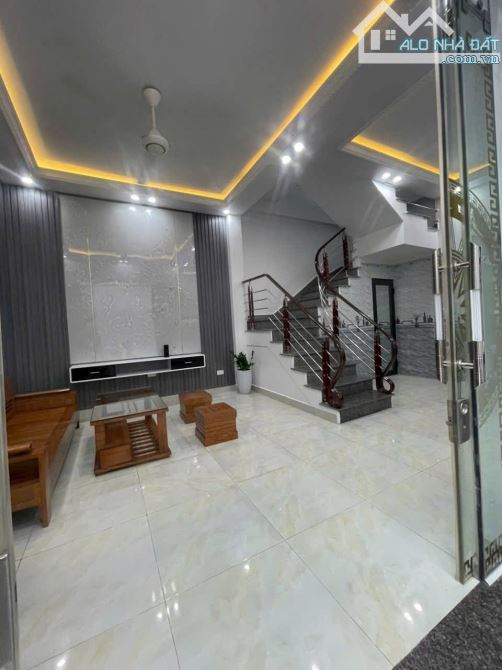🏡 CHỈ 2 TỶ 950TR – NHÀ 3 TẦNG NGÕ 261 TRẦN NGUYÊN HÃN, LÊ CHÂN – CÓ SÂN CỔNG – VỊ TRÍ ĐẸP - 1