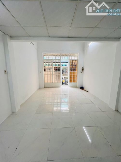 Bán Gấp Giá Rẻ Nhà 1/ HXH thông đường nguyễn súy Tân Phú DT 4mx11m 2 Tầng chỉ 4.3 Tỷ - 1