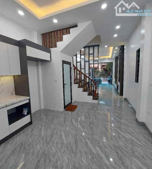 Nhà mới, xây độc lập 65m2 x 5 tầng tại Liên Ninh, Thanh Trì, ngõ ô tô, giá 5,5 tỷ - 1