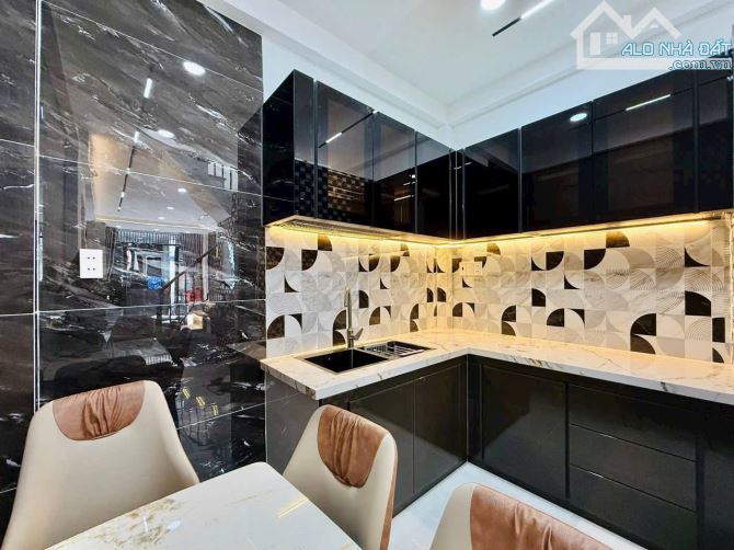 Bán nhà hẻm 1/ khu VIP Nguyễn Thị Minh Khai Q.3, 4 tầng, có cửa hậu, nhỉnh 5 tỷ - 1