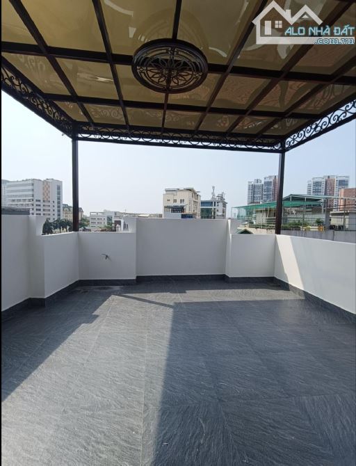 TRẦN CUNG – NHÀ MỚI 7 TẦNG – THANG MÁY – Ô TÔ VÀO NHÀ  Diện tích 56m2 –Mặt tiền khủng 11m - 1