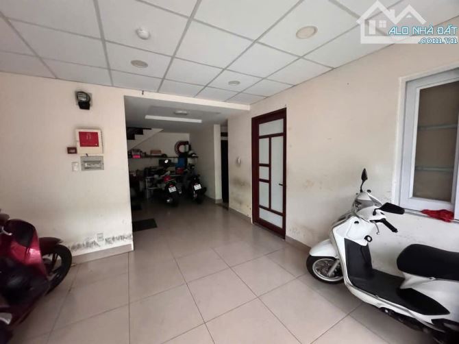 Ngộp - bán gấp nhà mặt phố dòng tiền hơn 400m2 sàn - Ngay mặt tiền trục xương sống Q10 - 1