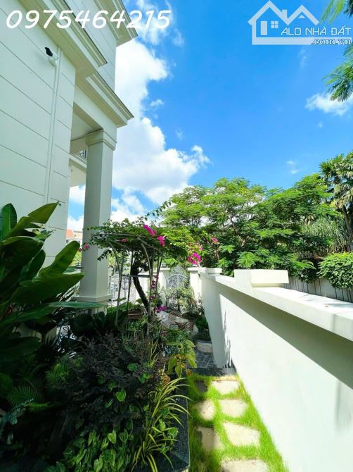 BÁN BIỆT THỰ CĂN GÓC KING CROWN VILLAGE – C6 NGUYỄN VĂN HƯỞNG, P.THẢO ĐIỀN, TP.THỦ ĐỨC - 1