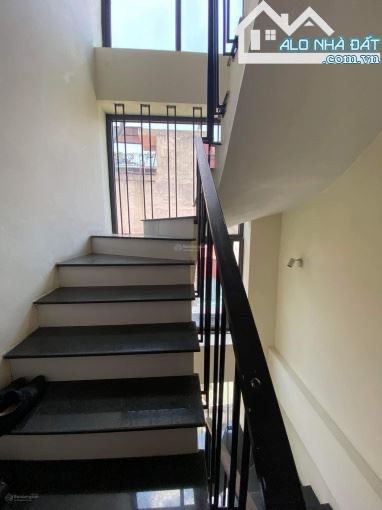 Bán nhà Nguyên Hồng Đống Đa 60m2, 4 tầng, MT 4.2m, 15.3 tỷ, gara ô tô, 2 thoáng. - 1