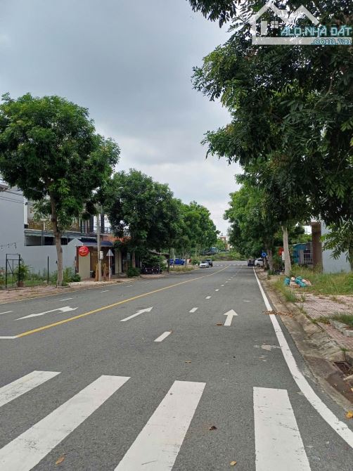 Bán nhà C4 khu TĐC làng ĐH Dĩ An , 100m2 ( 5x20) chỉ nhỉnh 4 tỷ - 1