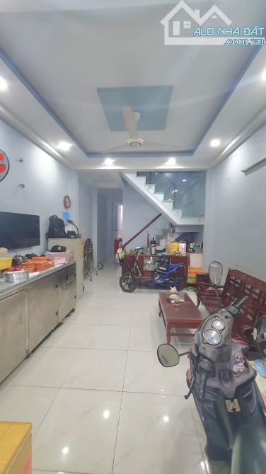 HIẾM - HẺM XE TẢI- GẦN PHẠM VĂN ĐỒNG-LÊ LAI- GÒ VẤP- 66M- 2 TẦNG- NHỈNH 8 TỶ - 1