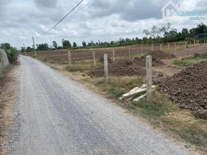 Bán Đất (1234,5m2) Đã Lên 200m2 Thổ Cư- Trước Đất 5M - Chuẩn Bị Trãi Nhựa- Ngay TrụSở - 1