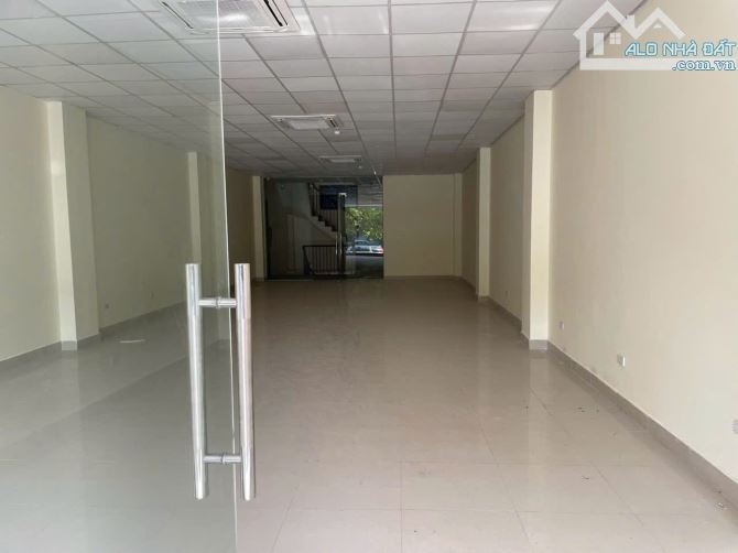 Cho thuê nhà mới thông sàn thang máy mặt ngõ 10 Nguyễn Văn Huyên. DT 75m x 7t, mt 5m. 40tr - 1