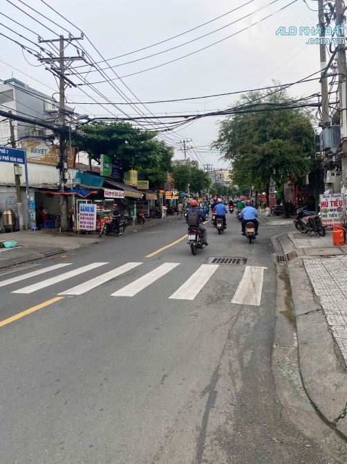Bán nhà đẹp trục đường Nguyễn Văn Quá Quận 12, 3 tầng đúc, 2PN, chỉ 3.95 tỷ - 1