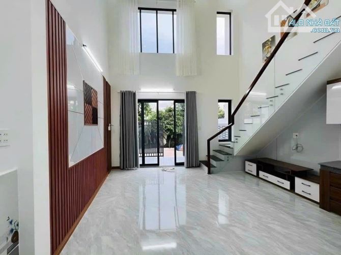 BÁN NHÀ GÁC LỬNG ỦY BAN PHƯỜNG TÂN TRIỀU - 1
