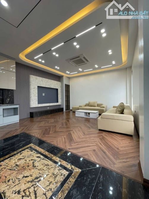NGUYỄN VĂN CỪ – 6 TẦNG – MẶT TIỀN 8.4M – 10.2 TỶ - 1