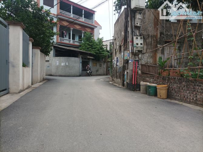 BÁN LÔ GÓC - CỬU CAO -VĂN GIANG - 101M - Ô TÔ TRÁNH -KHU HIẾM BÁN - 1