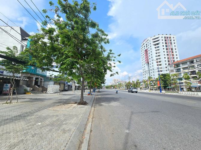 Lô đất 200m2 mặt tiền Lương Định Của, P. An Phú, Thủ Đức. CTXD Hầm 8 Tầng. Giá 85 Tỷ - 1