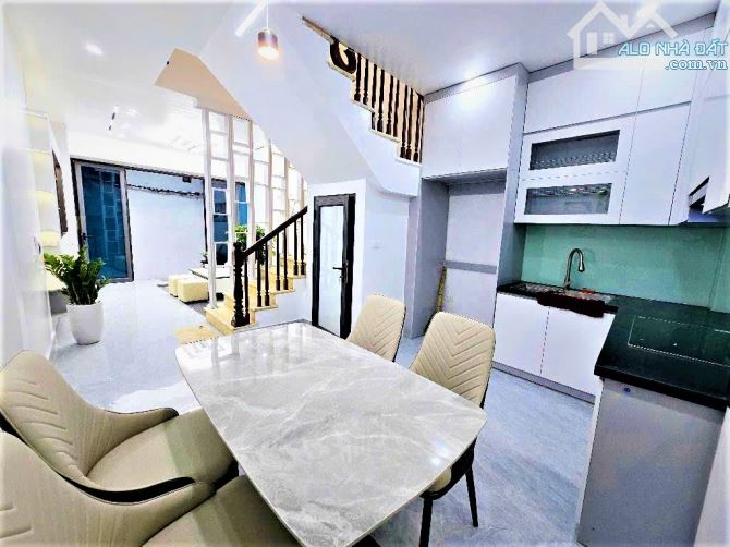 Bán nhà  Nguyễn Xiển - 5 tầng 3 ngủ đủ công năng - 1