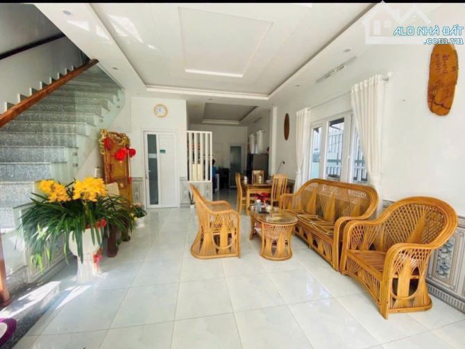 Bán biệt thự Hoàng Văn Thụ P5 Đà Lạt - 1