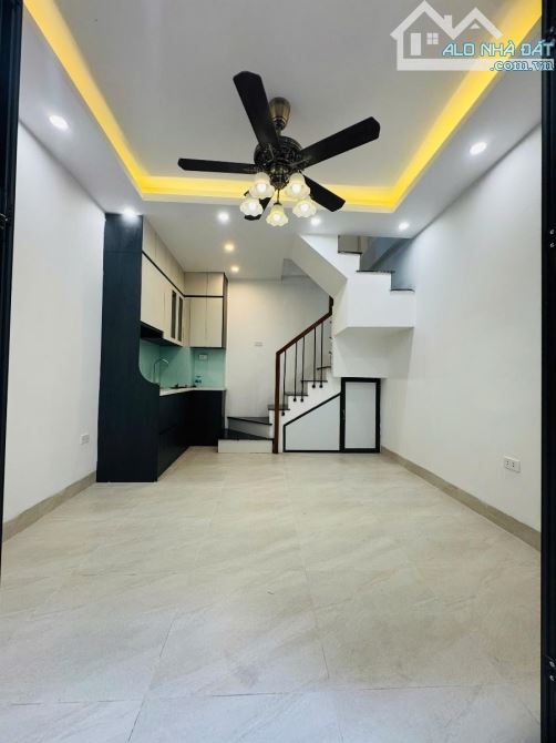BÁN NHÀ NGÕ LỆNH CƯ- TRUNG TÂM QUẬN ĐỐNG ĐA- NHÀ ĐẸP 5 TẦNG MỚI KÍNH KONG - 1