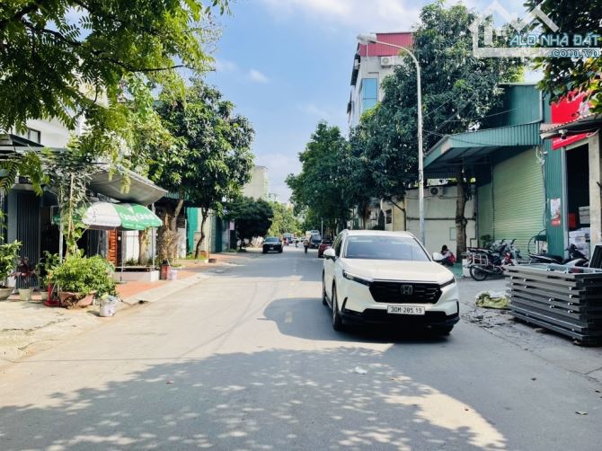 BÁN NHÀ 31HA TRÂU QUỲ GIA LÂM-PHÂN LÔ-VỈA HÈ-CONTAINER TRÁNH-110m2-MT5,3m- 16,7 tỷ - 1