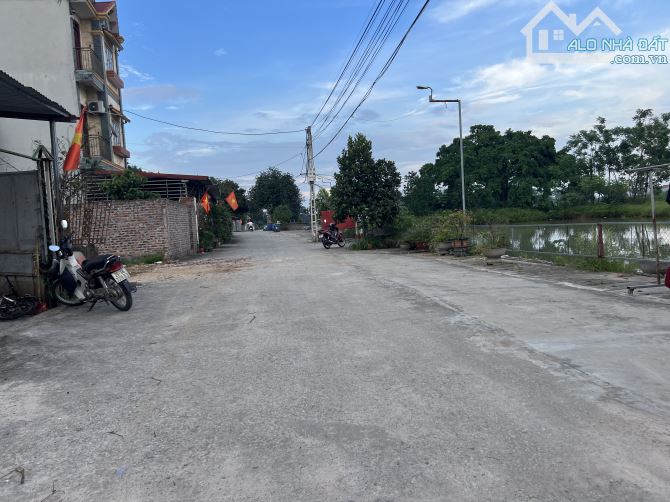Chủ gửi bán lô đất đẹp trục chính đầu làng Bắc Thượng -Quang Tiến ,115m sẵn sổ đẹp . - 1